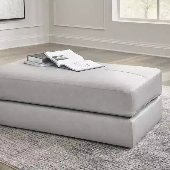 Pouf d'arredo moderno e sovradimensionato, grigio chiaro