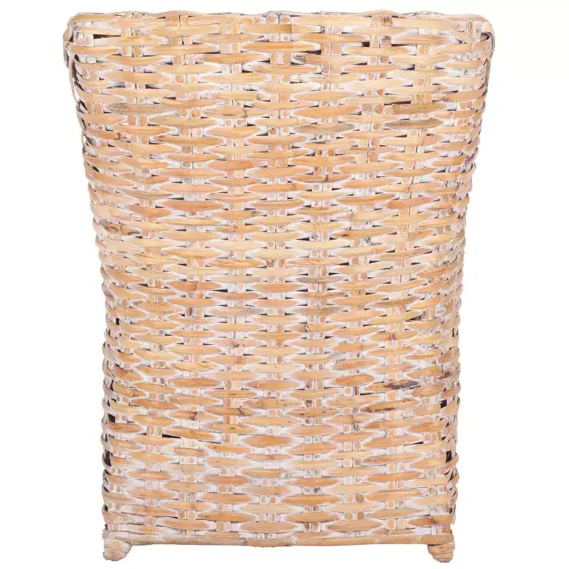 Poltrona in rattan con cuscino in cotone
